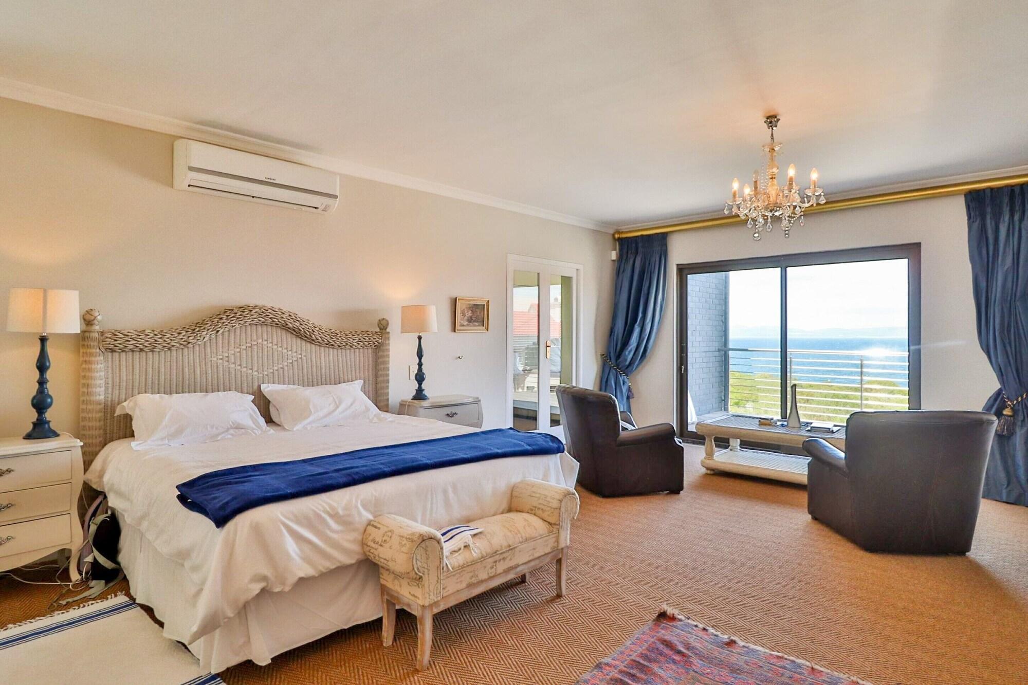 The Whale'S Tale Guesthouse Херманус Экстерьер фото